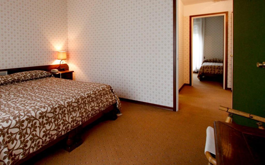 Hotel Antares Arona Zewnętrze zdjęcie