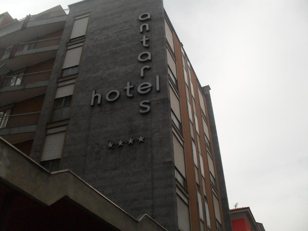 Hotel Antares Arona Zewnętrze zdjęcie